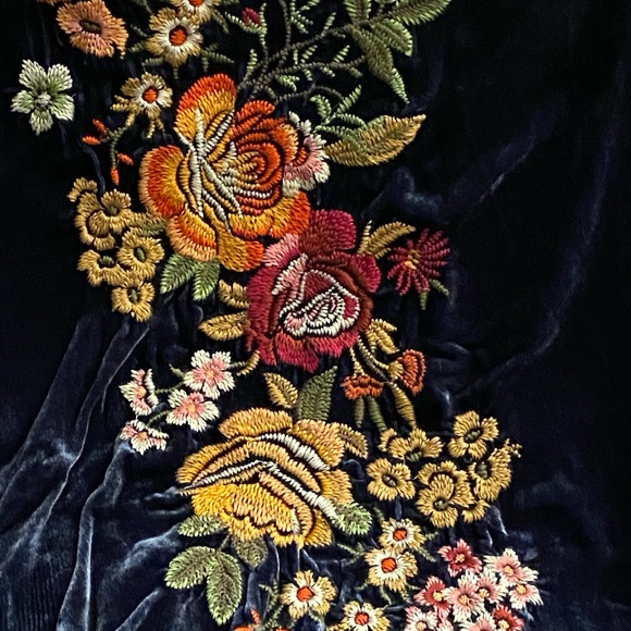 Jonny Was blue velvet dress with embroidery. Brand new with tags - Picture 6 of 7